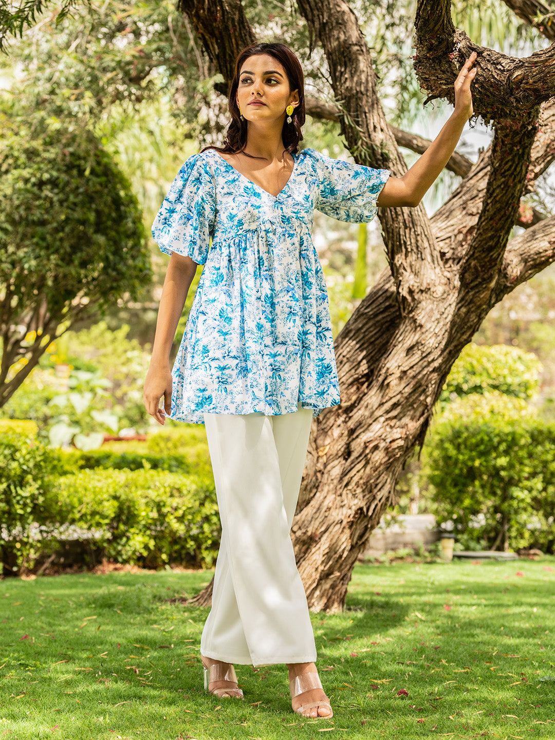 Summer Breeze Top and White Trousers Set