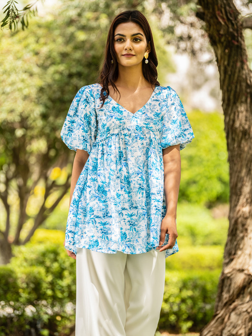 Summer Breeze Top and White Trousers Set